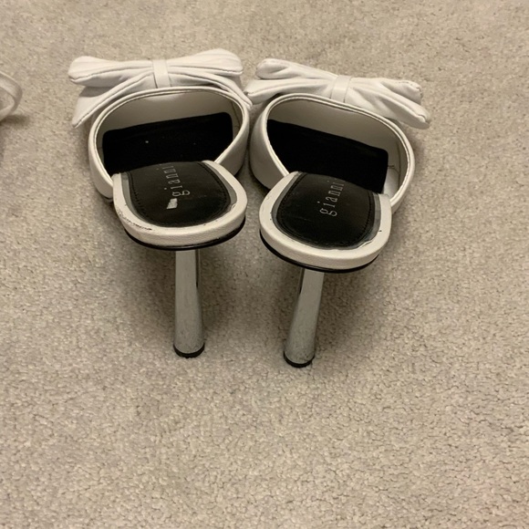 White Bow metal high heel - Picture 2 of 4